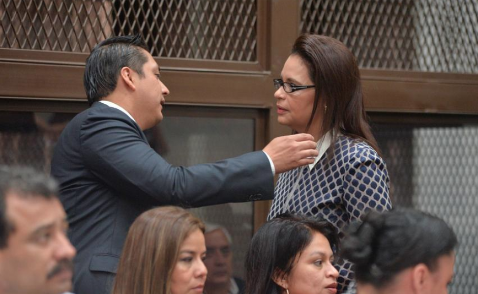 El abogado anunci&oacute; su decisi&oacute;n tras ser citado ante el Juzgado B de Mayor Riesgo por el caso "Cooptaci&oacute;n del Estado de Guatemala". (Foto: Archivo/Soy502)