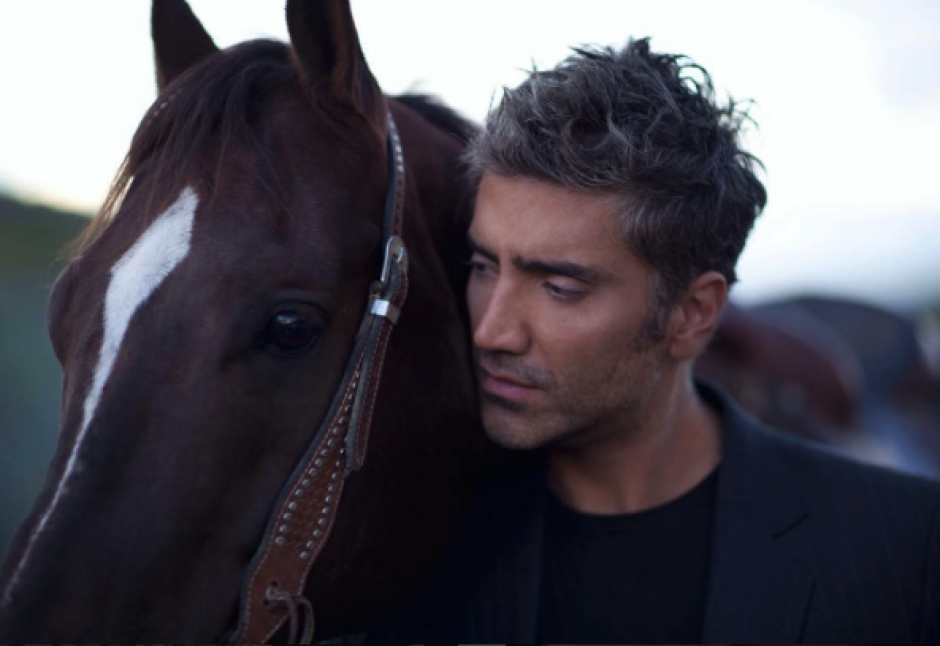 El cantante mexicano dio a conocer que el accidente fue a causa de un juego. (Foto: Instagram)