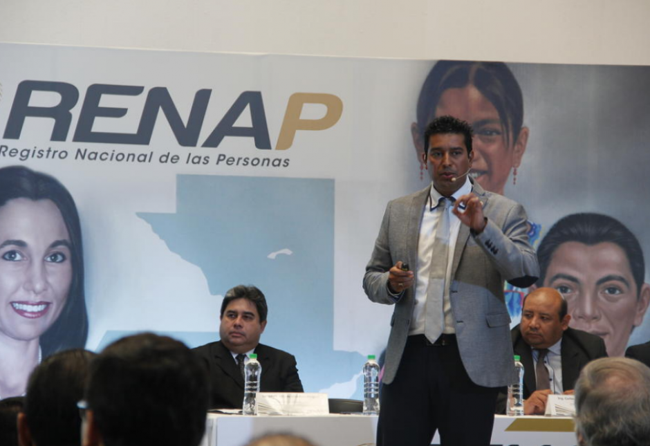 Rudy Gallardo &uacute;nicamente fue suspendido de su cargo como director del Renap. (Foto: Archivo/Soy502)