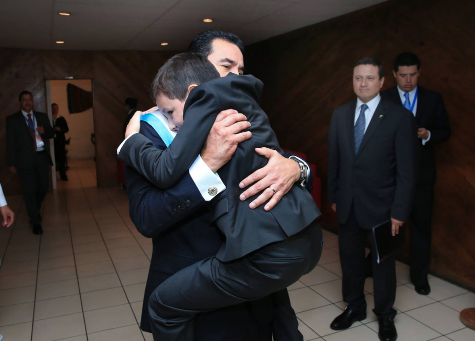Morales felicit&oacute; a todos los padres guatemaltecos a trav&eacute;s de sus redes sociales. (Foto: Facebook/Jimmy Morales)