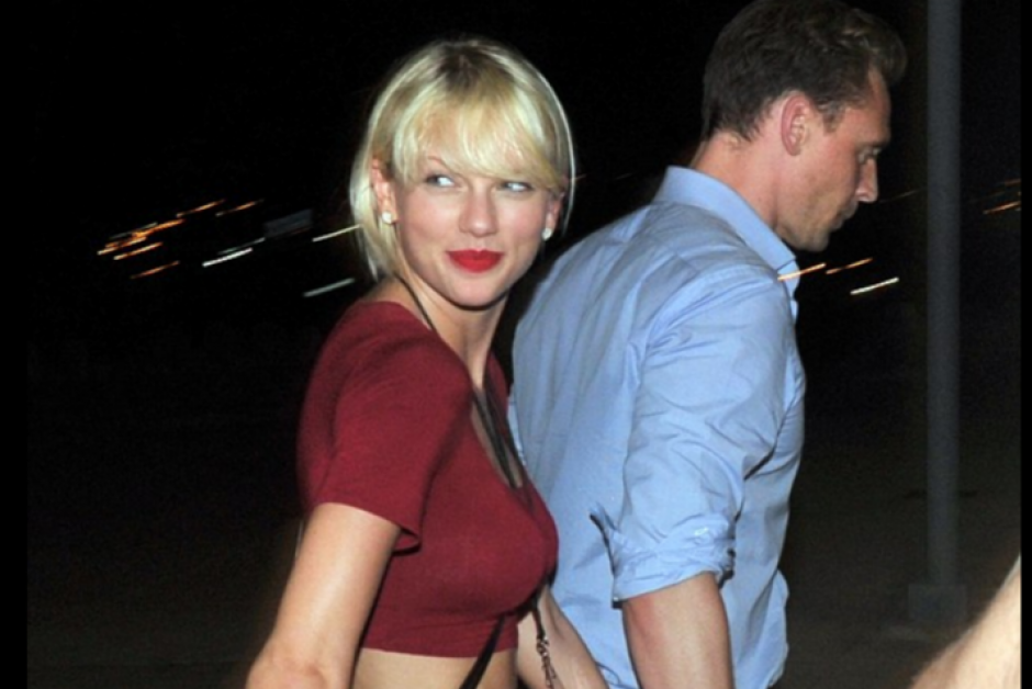 Los admiradores de la cantante y los cr&iacute;ticos de la far&aacute;ndula creen que Taylor Swift se someti&oacute; a una cirug&iacute;a para aumentar su busto. (Foto: Daily Mail)