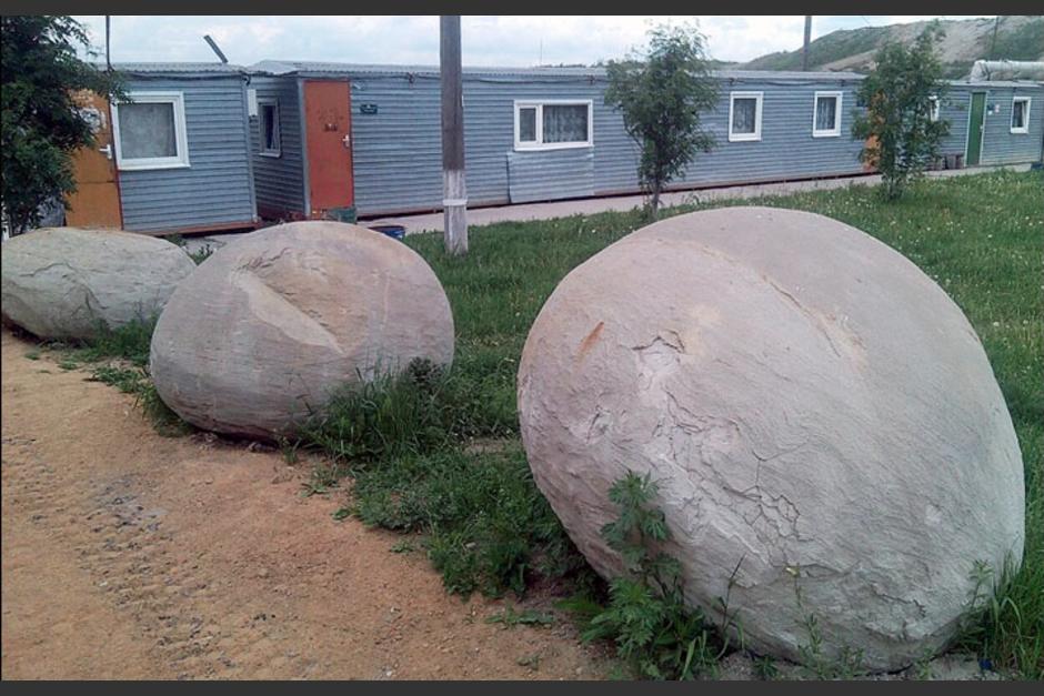 Las piedras son grandes y cambian de color. (Foto: Siberian Times)