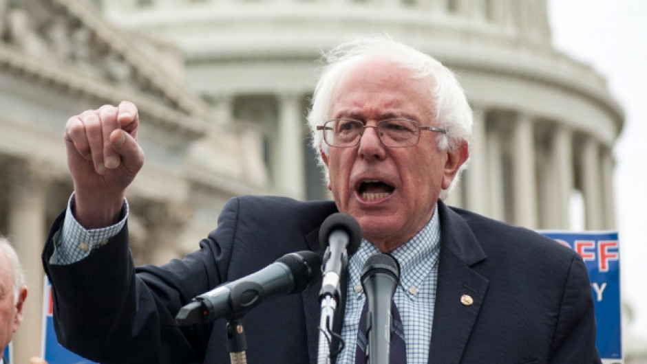 El senador Bernie Sanders se prepara para apoyar a su exrival. (Foto: www.slate.com)