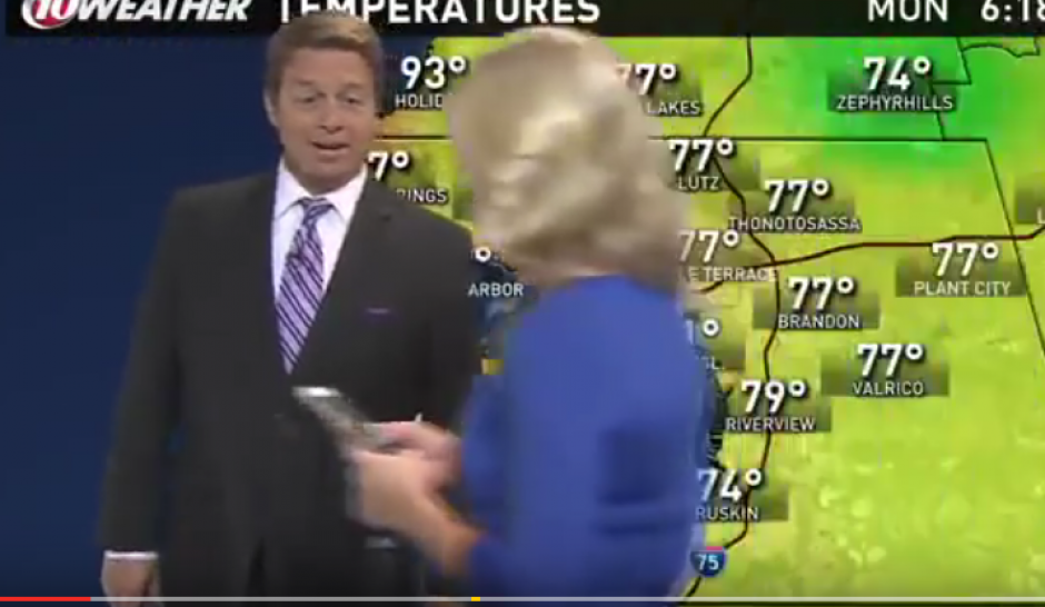 La conductora no se dio cuenta que hab&iacute;a una transmisi&oacute;n en vivo por jugar Pok&eacute;mon Go. (Imagen: Captura de pantalla)