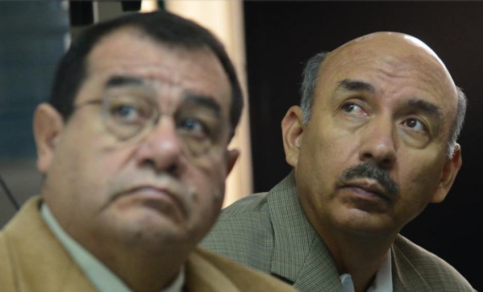 Jacobo Sal&aacute;n S&aacute;nchez y Napole&oacute;n Rojas enfrentaron a la justicia por el desv&iacute;o de Q30 millones del Ministerio de la Defensa. (Foto: Archivo/Soy502)