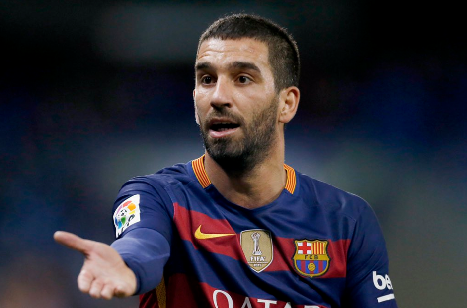 Arda Turan est&aacute; en su pa&iacute;s despu&eacute;s del golpe de estado fallido (Foto: Twitter/FCB)