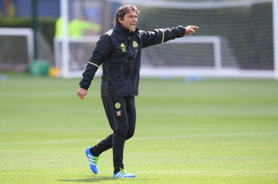 Conte ya ejerce como t&eacute;cnico del Chelsea y no decepciona a nadie. (Foto: AFP)