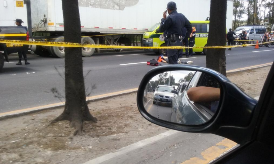 Lo usuarios comparten las fotos del tr&aacute;fico. (Foto: Twitter/&rlm;@marvinvena)