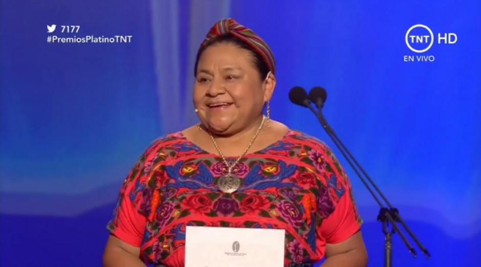 La premio Nobel de la Paz entreg&oacute; un premio. (Foto: @PremioPlatino) 