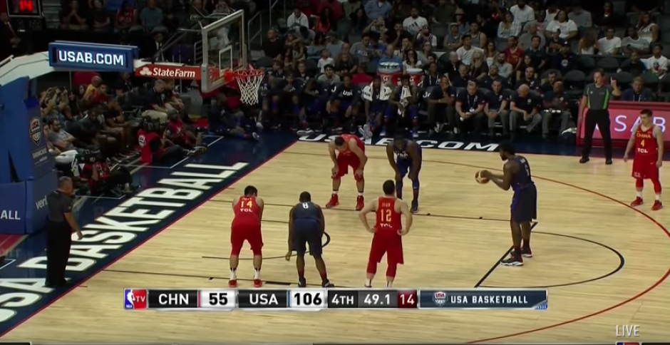 DeAndre Jordan se prepara para el lanzamiento, pero falla terriblemente. (Captura de pantalla)