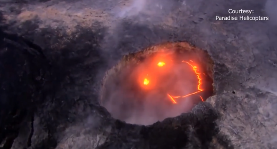 Lo que parece ser una "carita feliz" se form&oacute; durante la erupci&oacute;n del volc&aacute;n Kilauea en Kaw&aacute;i. (Foto: Captura de pantalla) 