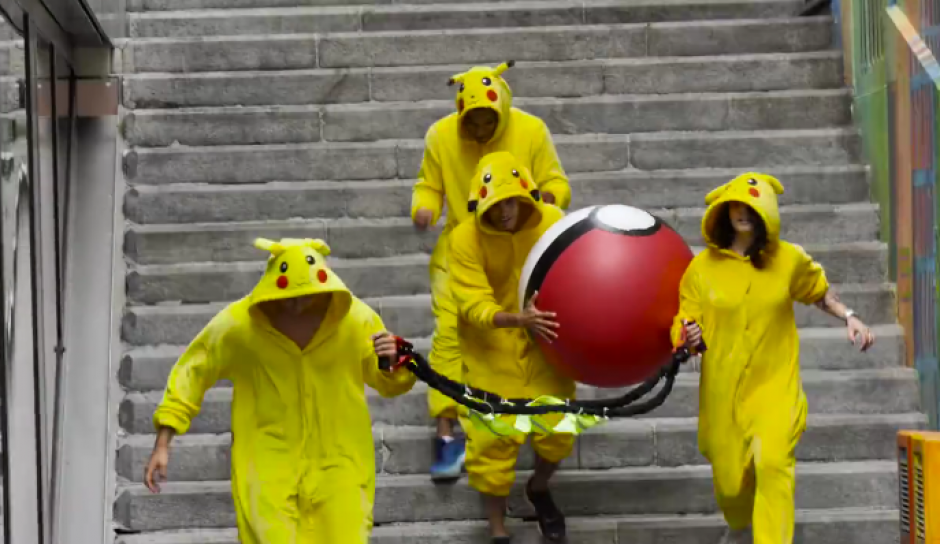 Varias personas vestidas como Pikachu han salido a las calles de Basilea buscando venganza. (Imagen: Captura de pantalla)