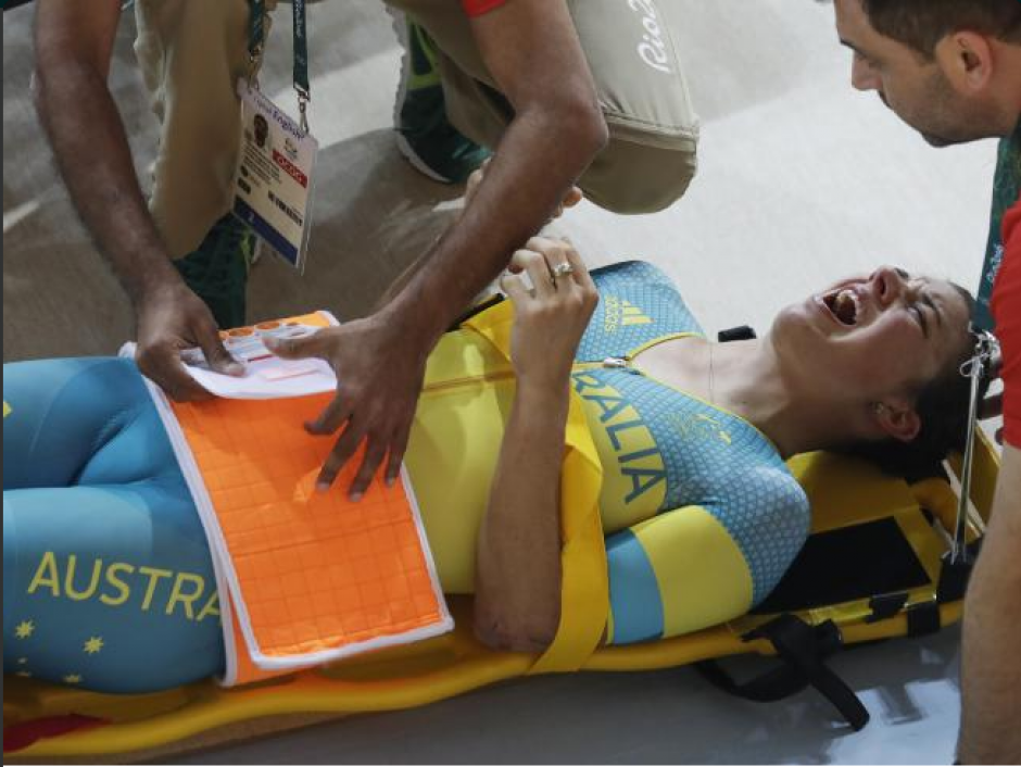 Melissa Hoskins se fue con mucho dolor al hospital.  (Foto: Twitter)