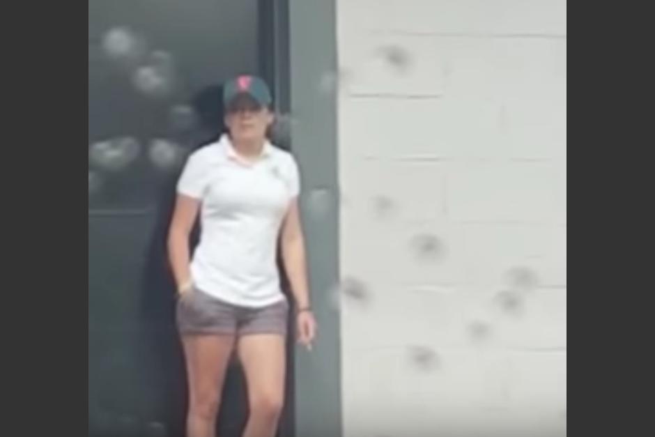 Beltranena fue grabada por un visitante en la cárcel Mariscal Zavala. (Foto: captura de pantalla)