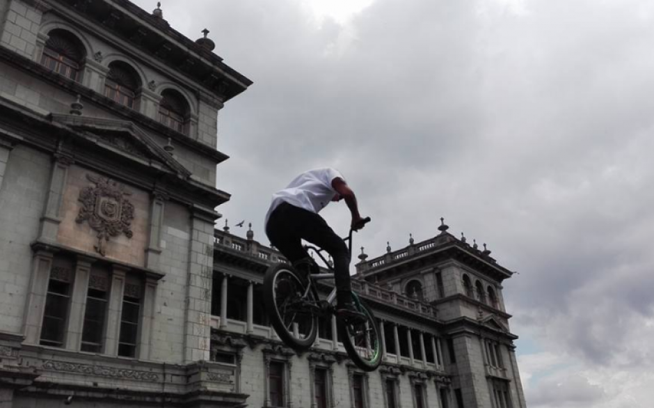 J&oacute;venes demostraron su destreza en deportes extremos. (Foto: Marcia Zavala/Soy502)