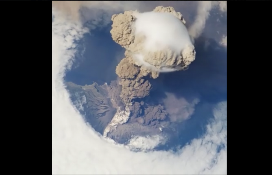 El volc&aacute;n de Fuego se ha mantenido en constante actividad en lo que va del a&ntilde;o. (Imagen: captura de video)