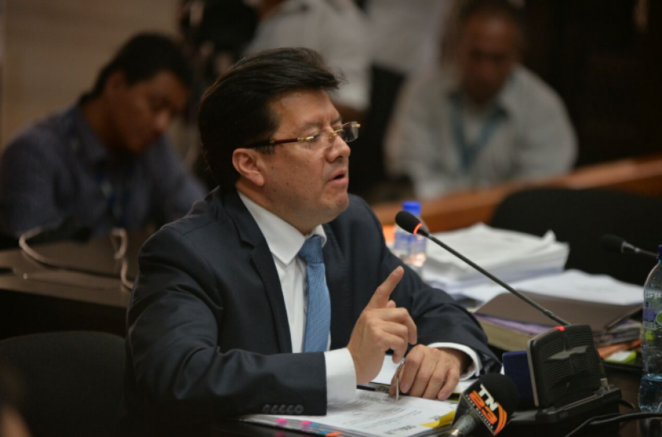 El magistrado Douglas Charchal es se&ntilde;alado de beneficiar el usufructo de TCQ con una resoluci&oacute;n judicial. (Foto: Wilder L&oacute;pez/Soy502)