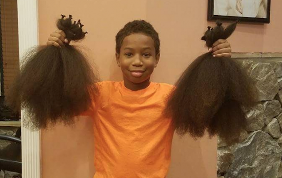 Thomas Moore se dej&oacute; crecer el pelo durante dos a&ntilde;os para donarlo. (Foto: Twitter, @storkpatrol)