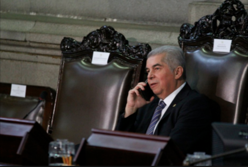 Luis Rabb&eacute; de nuevo pidi&oacute; un permiso para no llegar al Congreso. (Foto: Archivo/Soy502) 