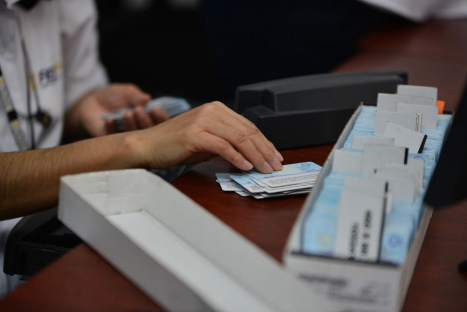 Los problemas entre Easy Marketing y el Renap han impedido la impresi&oacute;n de unos 115 mil DPI. (Foto: Archivo/Soy502)