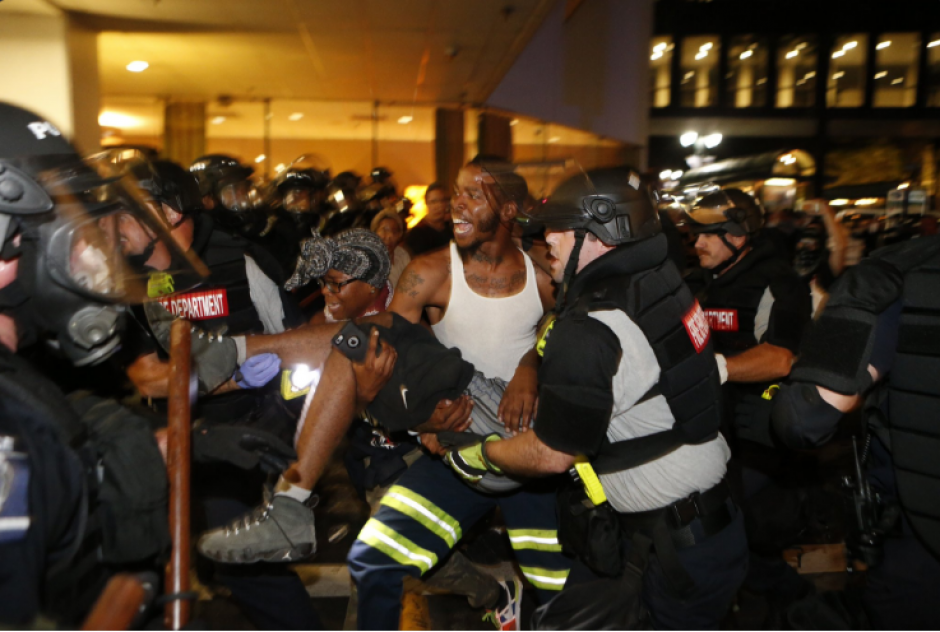 Las protestas en Charlotte dejaron un manifestante fallecido. (Foto: ABC)