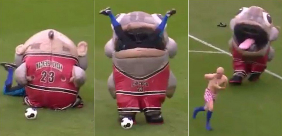 &iquest;Exceso de creatividad? Esta es la curiosa mascota del Derby County. (Captura de Pantalla)