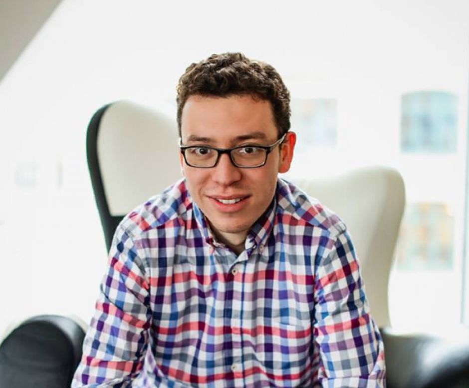 El guatemalteco,creador de Duolingo, invit&oacute; a los ciudadanos estadounidenses a considerar no darle su voto a Trump. (Foto: Facebook)