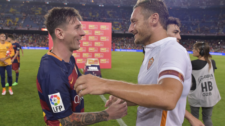Messi y Totti, el a&ntilde;o pasado durante el Trofeo Joan Gamper. (Foto: FCB.com)