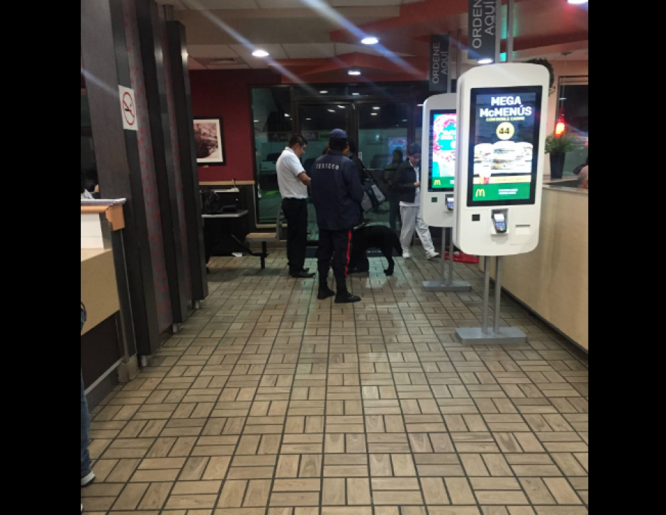 El gerente del lugar no dej&oacute; ingresar a la persona no vidente. (Foto: Facebook/Leonardo Motta)