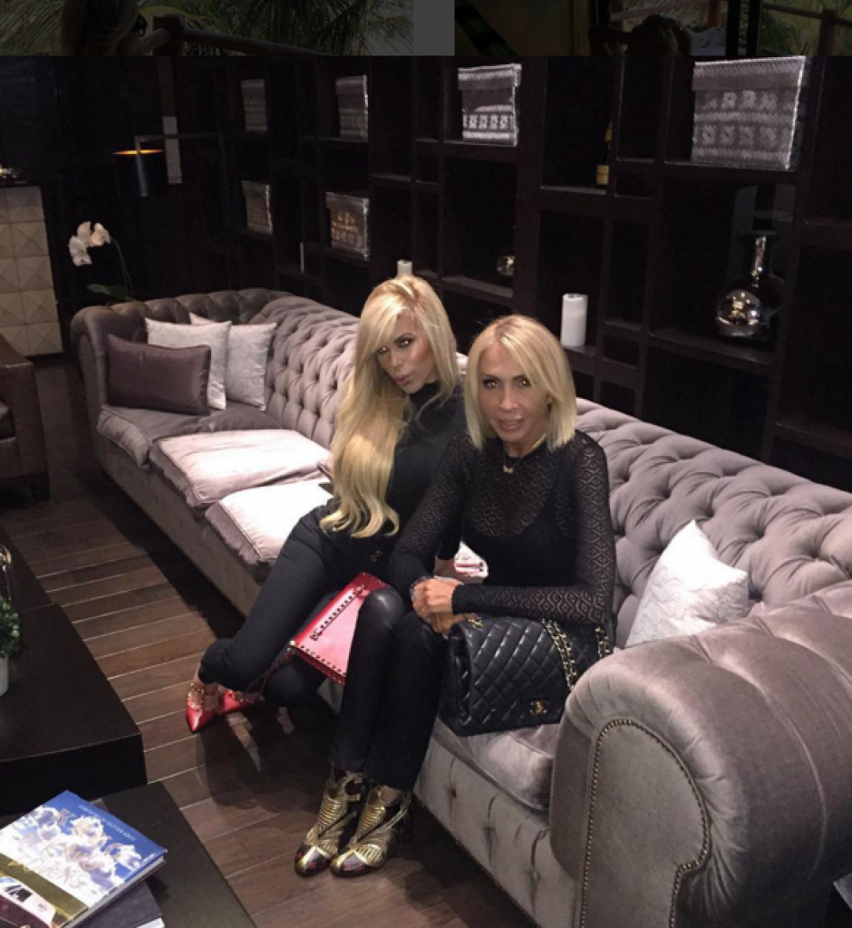 Alejandra de la fuente, hija de Laura Bozzo ha subido candentes fotograf&iacute;as a sus redes sociales. (Foto: missale)