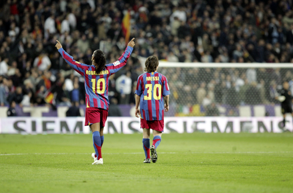 A Ronaldinho y Messi todav&iacute;a les une una gran amistad. (Foto: Barcablog.com)