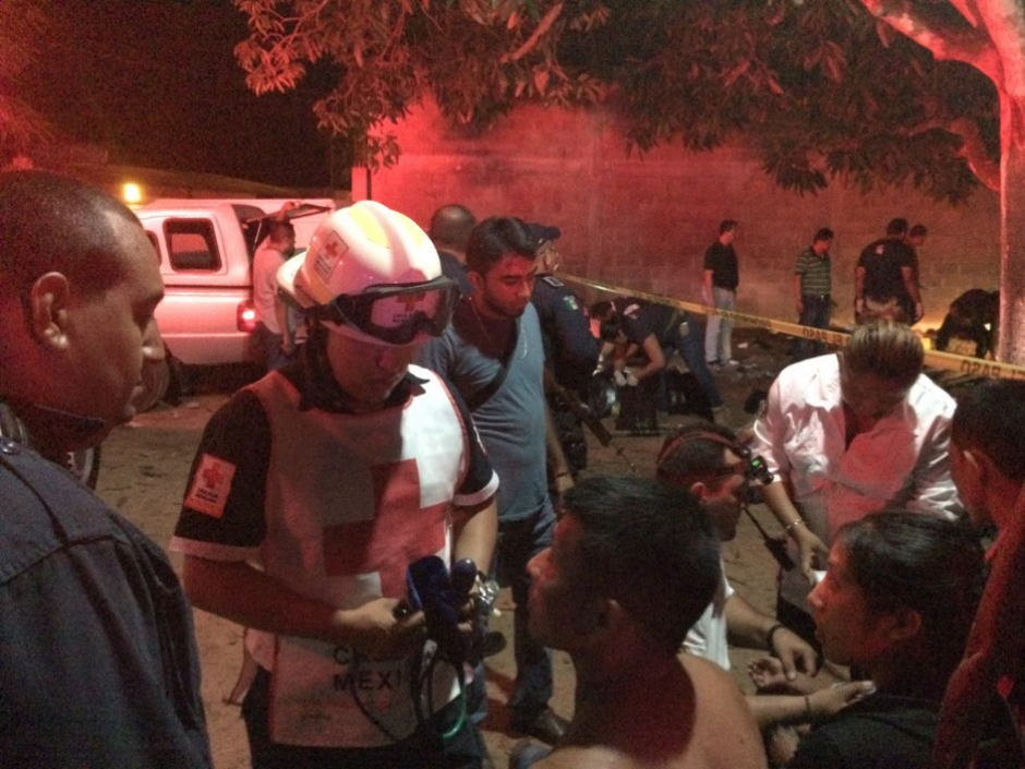 Tres guatemaltecos murieron en su traves&iacute;a por llegar a M&eacute;xico. (Foto: Twitter, Cruz Roja Mexicana)