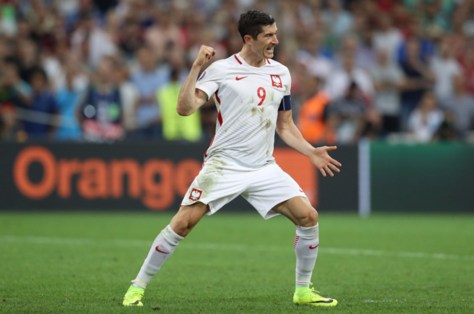 El delantero del Bayern celebra su gol. (Foto: AFP)