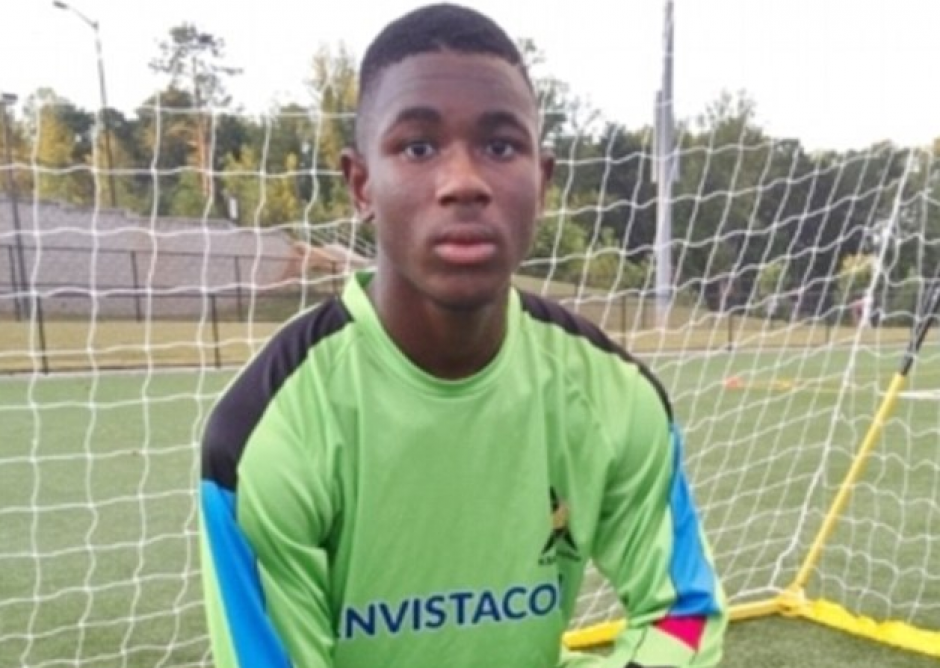 Reuben Nsemoh, un portero de 16 a&ntilde;os del Brookwood High School, que pas&oacute; tres d&iacute;as en coma y despert&oacute; hablando otro idioma. (Foto: Daily Mail)