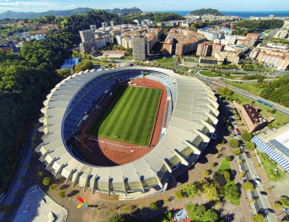 La Real Sociedad contrata a un indigente que dormía afuera ...