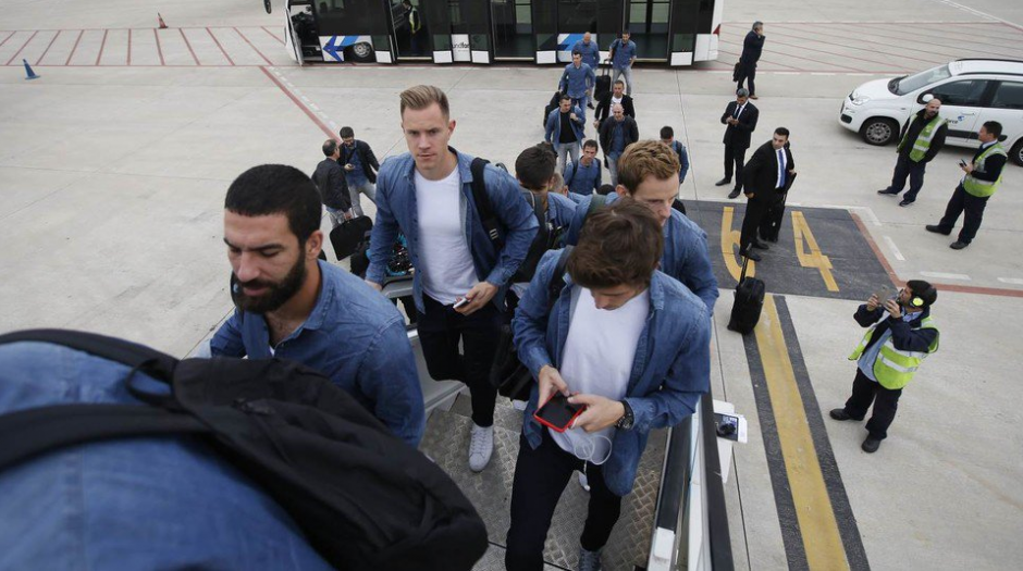 El Bar&ccedil;a viaj&oacute; a Inglaterra en horas de la madrugada. (Foto: FCB)