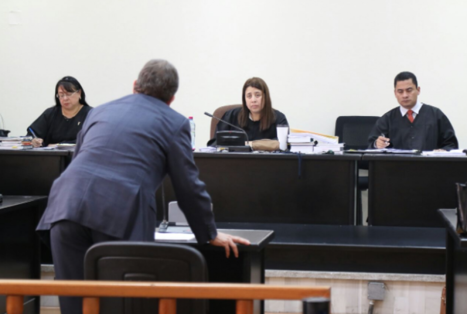 El Tribunal Noveno decidi&oacute; aplazar sus vacaciones hasta culminar el debate oral contra los implicados en dos fraudes en el IGSS. (Foto: Alejandro Bal&aacute;n/Soy502)
