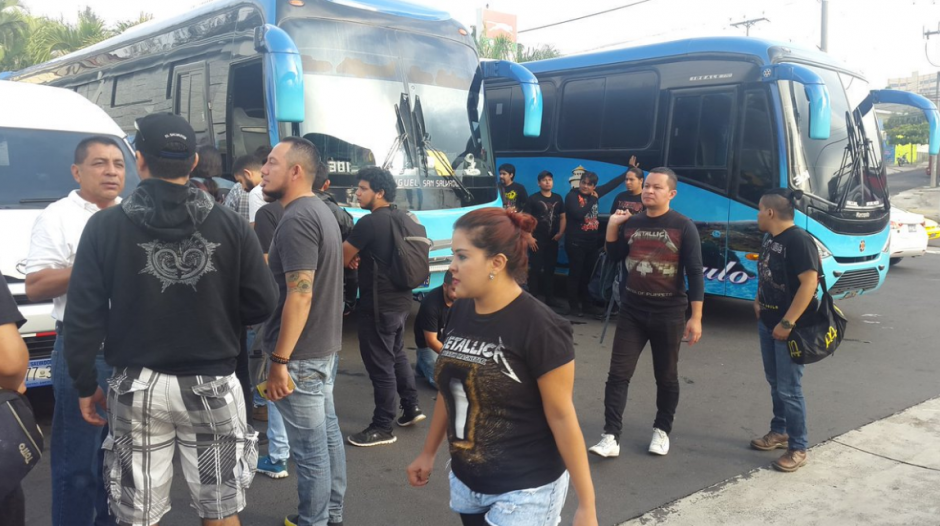 Decenas de salvadore&ntilde;os llegaron a Guatemala para el concierto. (Foto: El Salvador.com) 