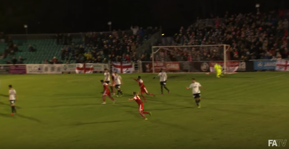 La pelota entr&oacute; casi al mismo tiempo que el pitido final. (Imagen: captura de pantalla)