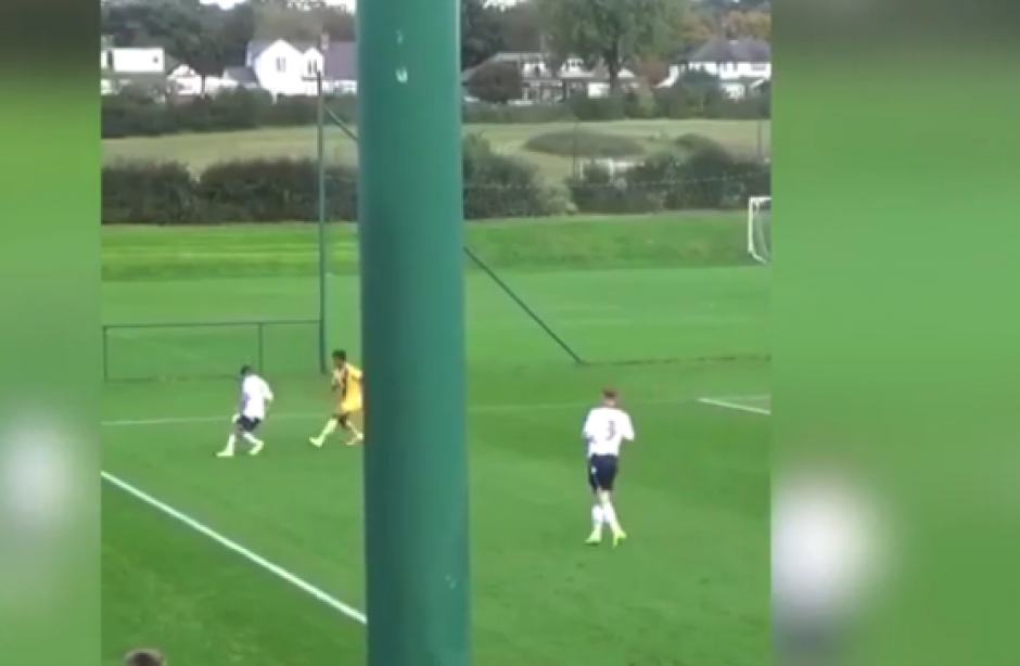 La jugada del futbolista iran&iacute; le ha dado la vuelta al mundo. (Foto: captura de pantalla)