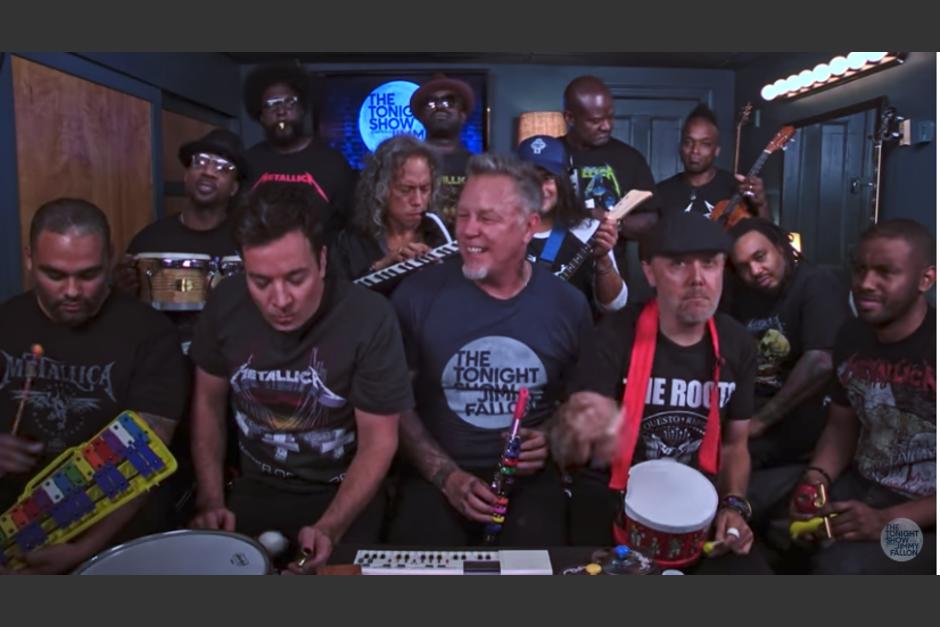 Los integrantes de Metallica demostraron que son h&aacute;biles hasta con instrumentos para ni&ntilde;os. (Imagen: captura de YouTube)