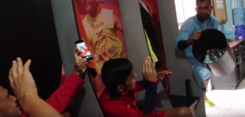 Paulo Motta y otros futbolistas rojos participaron en el Mannequin Challenge. (Foto: Captura de video)