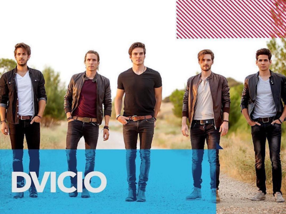 Cuando Andr&eacute;s y su banda DVicio anunciaron el Grammy a Mejor Disco para Juan Gabriel, algo triste pas&oacute;. (Foto: Instagram)