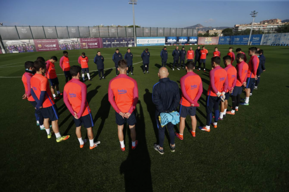 El minuto de silencio del FC Barcelona. (Foto: FCB)