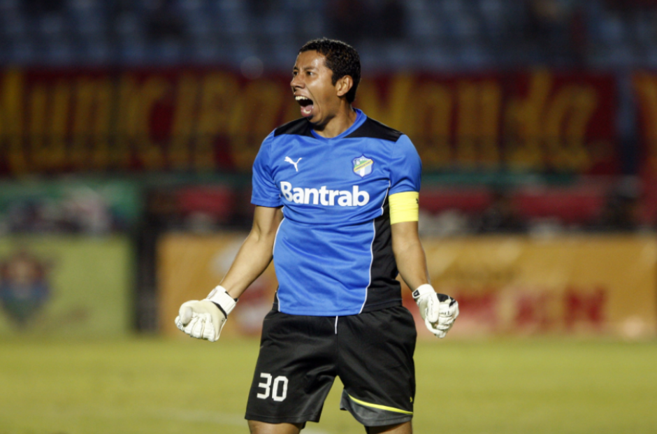 JJ con el uniforme de los Cremas, su &uacute;ltimo equipo. (Foto: Archivo/Nuestro Diario)