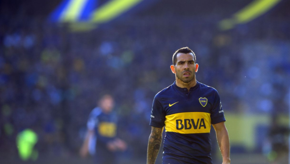 T&eacute;vez ten&iacute;a todo para marcar y la fall&oacute;. (Foto: Ol&eacute;)