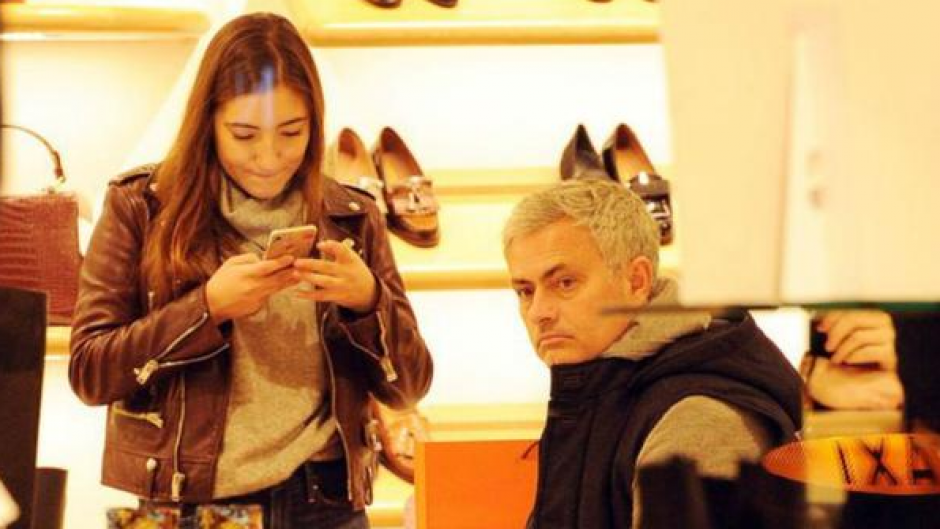 Mou sali&oacute; con su hija Matilde y parece que no la pas&oacute; bien. (Foto: XPosureFoto)