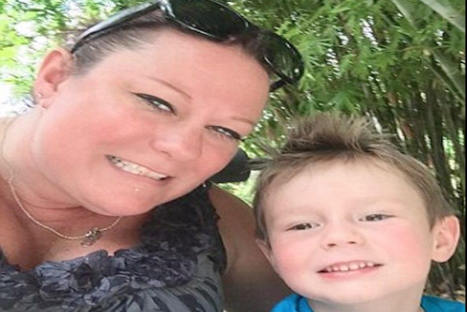 Natasha Rummelhoff junto a Ryker, su hijo de cinco a&ntilde;os. (Foto: Daily Mail)