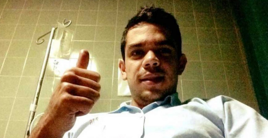 El joven fue evaluado por personal m&eacute;dico para descartar alg&uacute;n padecimiento. (Foto: Facebook)