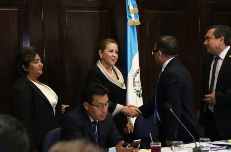 La comisi&oacute;n deber&aacute; emitir un informe que ser&aacute; conocido por el pleno del Congreso y as&iacute; determinar si es viable el retiro de la inmunidad a Stalling. (Foto: Archivo/Soy502)